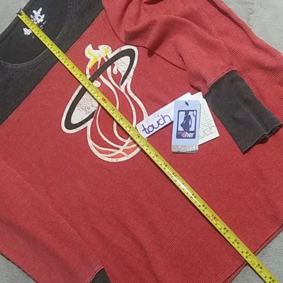 Touch by Alyssa Milano Miami Heat thermal top - Picture 8 of 8
